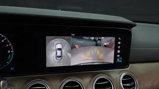 Mercedes-Benz E-Class W213 E300e 4MATIC 2021 15