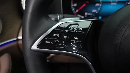 Mercedes-Benz E-Class W213 E300e 4MATIC 2021 17