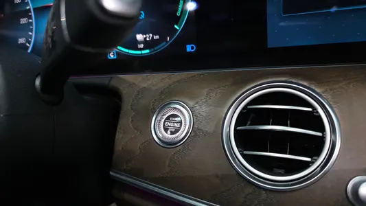 Mercedes-Benz E-Class W213 E300e 4MATIC 2021 18