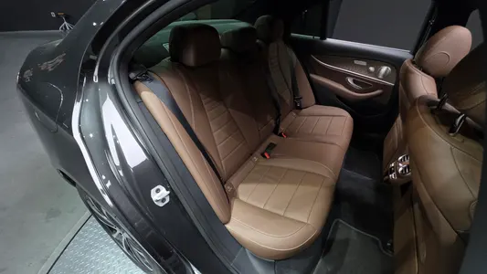 Mercedes-Benz E-Class W213 E300e 4MATIC 2021 26