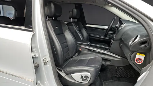 Mercedes-Benz M-Class W164 ML63 AMG 2008 11
