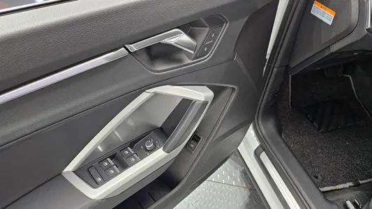 Audi Q3 (F3) 35 TDI 2020 16
