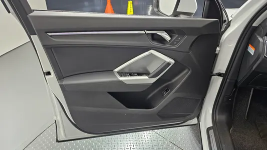 Audi Q3 (F3) 35 TDI 2020 24