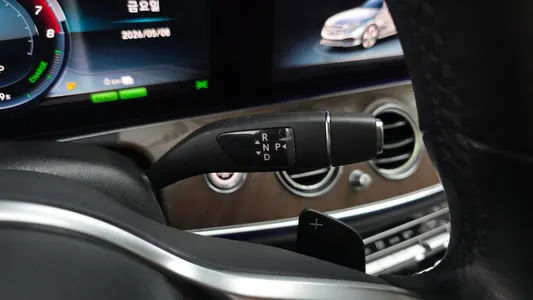 Mercedes-Benz E-Class W213 E300e 4MATIC 2020 9