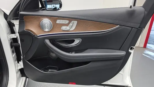 Mercedes-Benz E-Class W213 E300e 4MATIC 2020 24