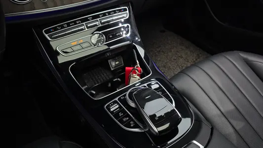 Mercedes-Benz E-Class W213 E300e 4MATIC 2020 30