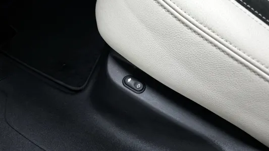 Land Rover 레인지로버 벨라 3.0 D300 R- SE 2017 17