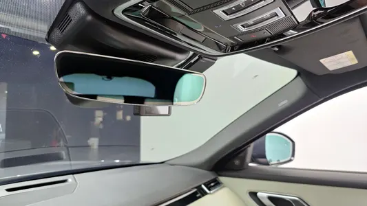 Land Rover 레인지로버 벨라 3.0 D300 R- SE 2017 33