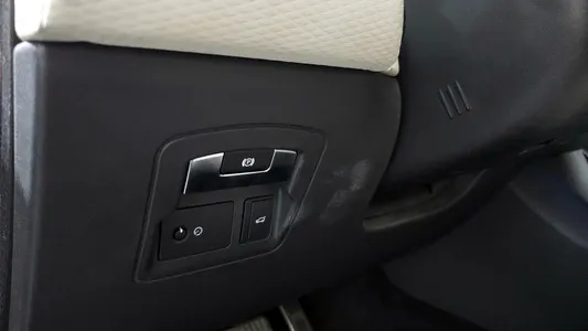 Land Rover 레인지로버 벨라 3.0 D300 R- SE 2017 28