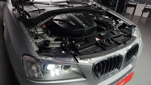 BMW X3 (F25) xDrive 20d 2011 6
