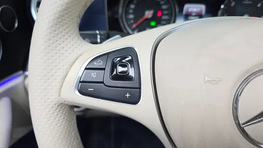 Mercedes-Benz E-Class W213 E220d 2018 31