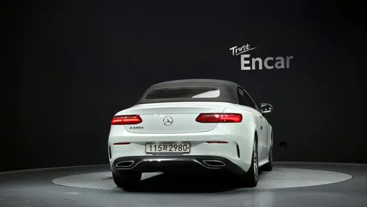 Mercedes-Benz E-Class W213 E220d 2018 33