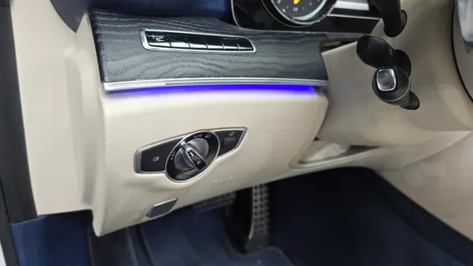 Mercedes-Benz E-Class W213 E220d 2018 28