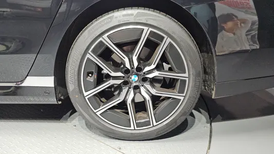 BMW 7 Series (G70) 740i xDrive M 2025 21