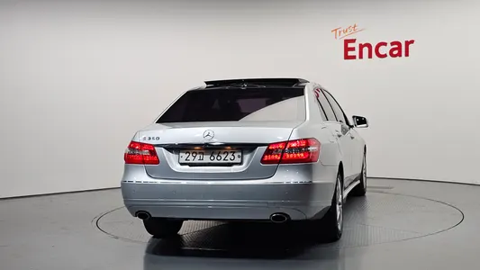 Mercedes-Benz E-Class W212 E300 2011 4