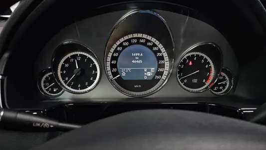 Mercedes-Benz E-Class W212 E300 2011 8