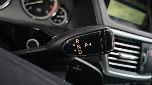 Mercedes-Benz E-Class W212 E300 2011 9