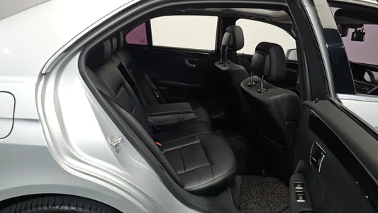 Mercedes-Benz E-Class W212 E300 2011 11