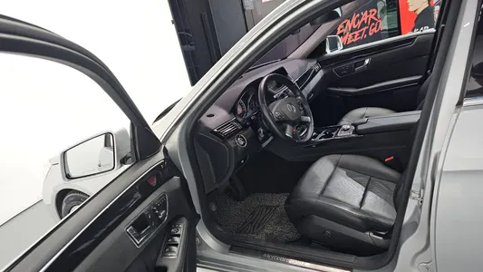 Mercedes-Benz E-Class W212 E300 2011 10