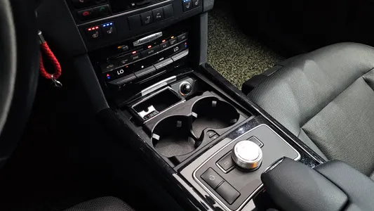 Mercedes-Benz E-Class W212 E300 2011 17