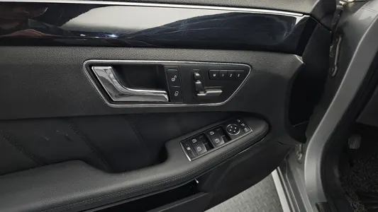 Mercedes-Benz E-Class W212 E300 2011 18