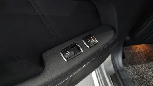Mercedes-Benz E-Class W212 E300 2011 19