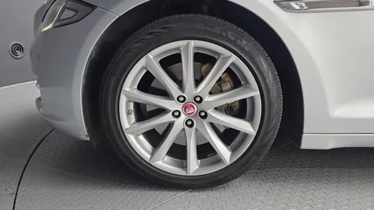 Jaguar All New XJ 3.0D SWB 2018 5