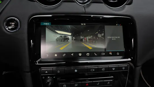 Jaguar All New XJ 3.0D SWB 2018 14