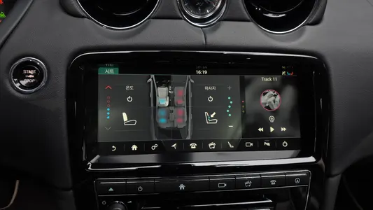 Jaguar All New XJ 3.0D SWB 2018 15