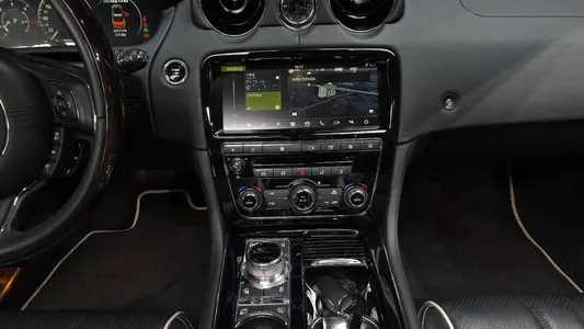 Jaguar All New XJ 3.0D SWB 2018 29