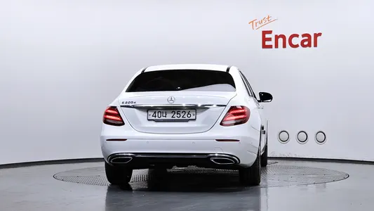 Mercedes-Benz E-Class W213 E220d 2019 4