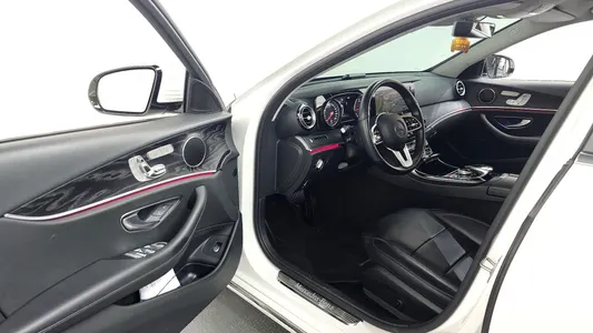 Mercedes-Benz E-Class W213 E220d 2019 10
