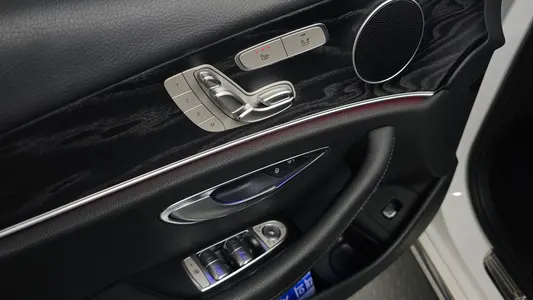 Mercedes-Benz E-Class W213 E220d 2019 19