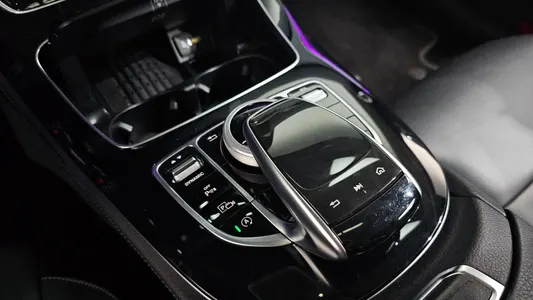 Mercedes-Benz E-Class W213 E220d 2019 32