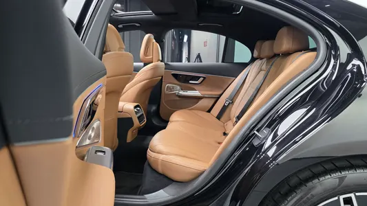 Mercedes-Benz E-Class W214 E300 4MATIC AMG Line 2024 11