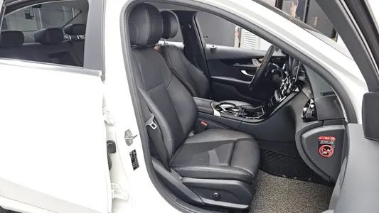 Mercedes-Benz C-Class W205 C200 2020 26