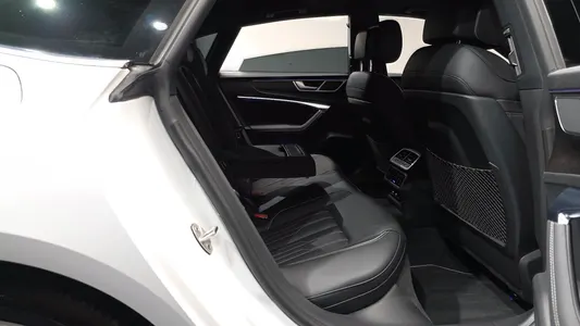 Audi A7 (4K) 55 TFSI 2020 11