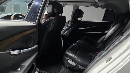 BMW 5 Series GT (F07) GT ED Edition 2013 12