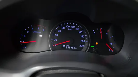 Kia R GLX 2012 8
