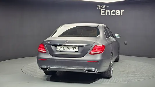 Mercedes-Benz E-Class W213 E220d 2017 4