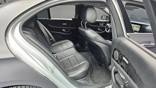Mercedes-Benz E-Class W213 E220d 2017 11