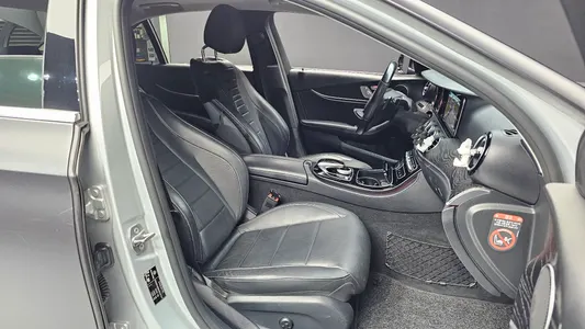 Mercedes-Benz E-Class W213 E220d 2017 12