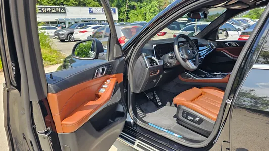 BMW X7 (G07) xDrive 40i M 6 2025 10