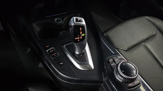 BMW 1 Series (F20) 118d 2 5 2014 9