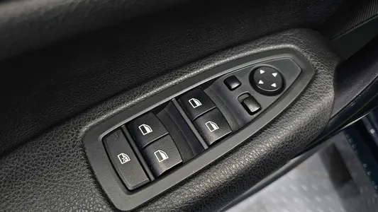 BMW 1 Series (F20) 118d 2 5 2014 13