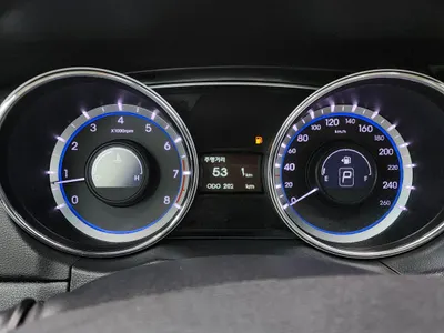 Hyundai YF LPI 2012 4