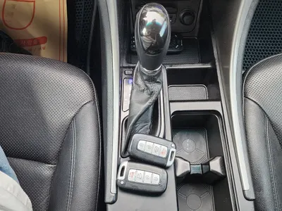Hyundai YF LPI 2012 17