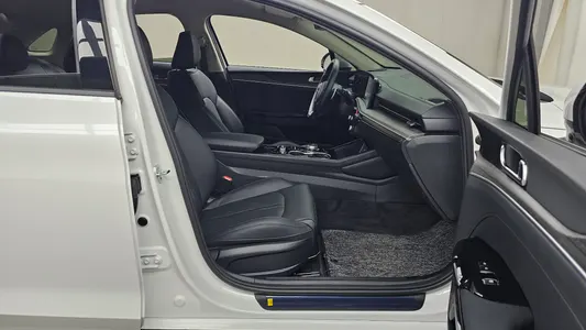 Kia K5 3 2.0 2025 26