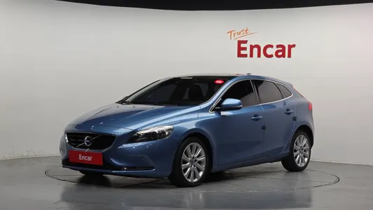 Volvo V40 D2 2015