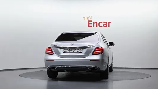 Mercedes-Benz E-Class W213 E300 4MATIC 2017 4